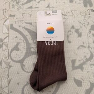 NWT Vuori Crew Sock Fossil V874
UNISEX New with Tag Size Large 9-13
